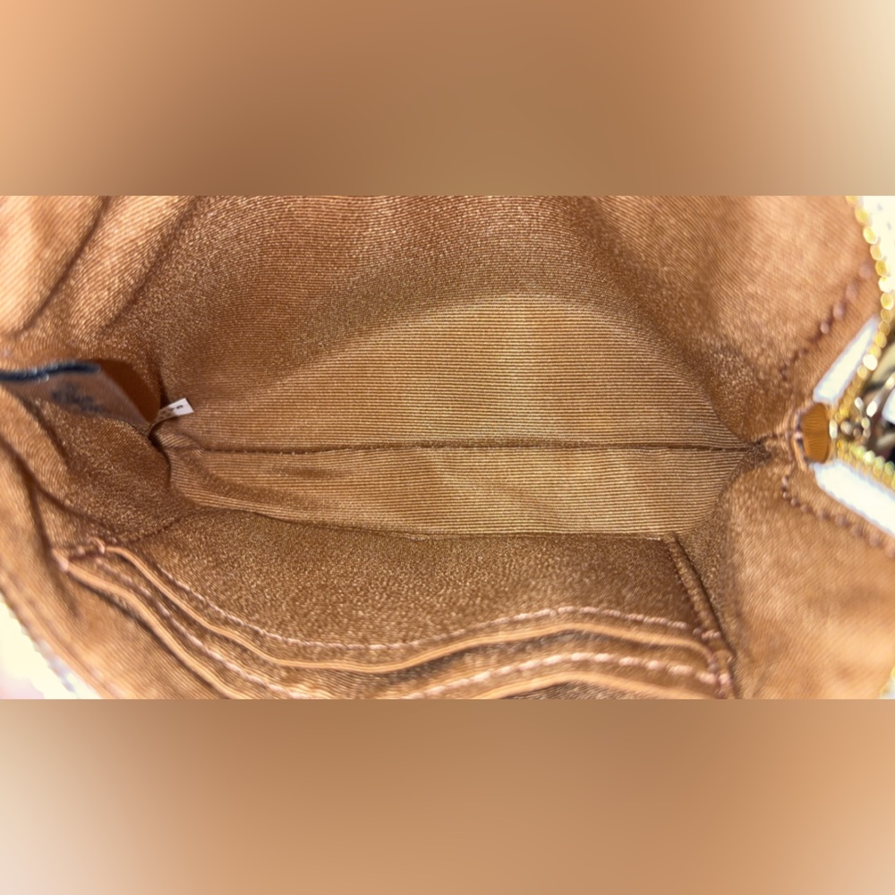 Coach Chalk Pebbled Leather Wristlet EUC - Picture 11 of 11